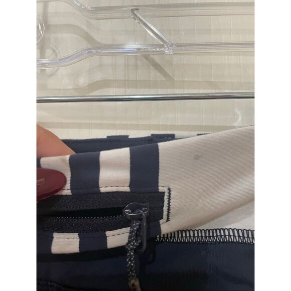 Lululemon Athletica Striped Navy White Capri Leggings Size 4 - Picture 5 of 5